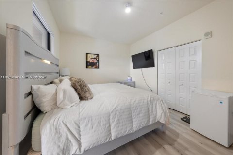 Condo in Doral, Florida, 3 bedrooms  № 1928936 - photo 23