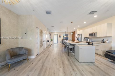 Condo in Doral, Florida, 3 bedrooms  № 1928936 - photo 14