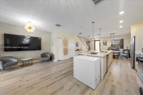Condo in Doral, Florida, 3 bedrooms  № 1928936 - photo 17
