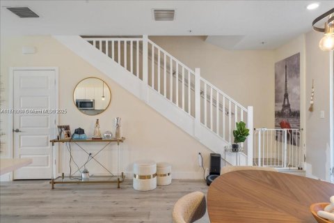 Condo in Doral, Florida, 3 bedrooms  № 1928936 - photo 7