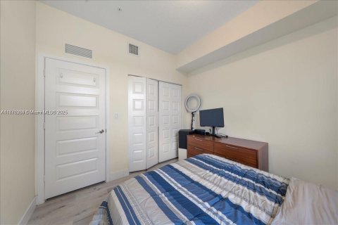 Condo in Doral, Florida, 3 bedrooms  № 1928936 - photo 25