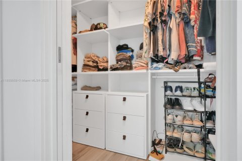 Купить кондоминиум в Майами, Флорида 3 спальни, 141.77м2, № 2018752 - фото 18