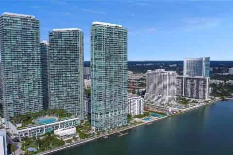 Кондоминиум с 3 спальнями в Майами, Флорида № 2018752