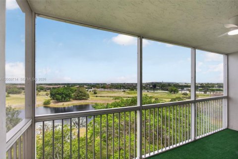 Copropriété à vendre à Pompano Beach, Floride: 3 chambres, 159.42 m2 № 2185994 - photo 4