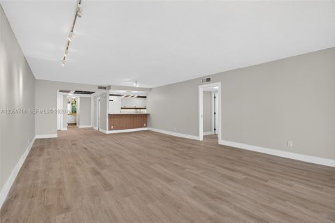 Copropriété à vendre à Pompano Beach, Floride: 3 chambres, 159.42 m2 № 2185994 - photo 13