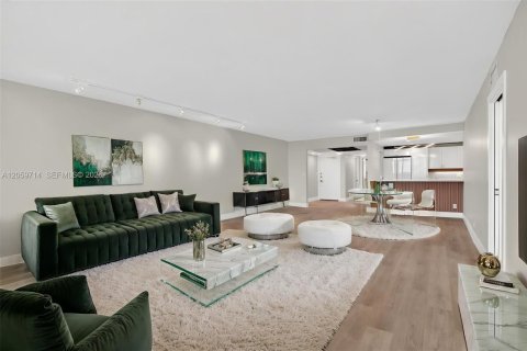 Copropriété à vendre à Pompano Beach, Floride: 3 chambres, 159.42 m2 № 2185994 - photo 12