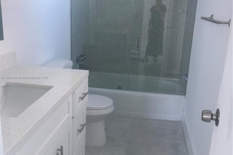 Appartement à louer à Bal Harbour, Floride: 2 chambres, 125.98 m2 № 1817696 - photo 3