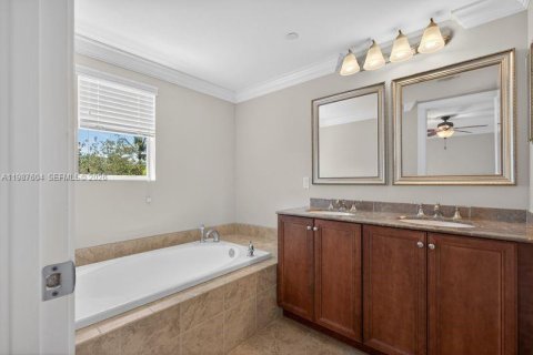 Adosado en venta en Fort Lauderdale, Florida, 3 dormitorios, 169.64 m2 № 2056828 - foto 25