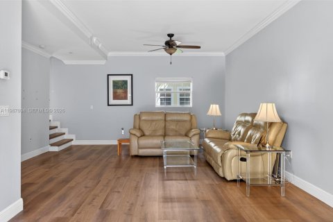 Adosado en venta en Fort Lauderdale, Florida, 3 dormitorios, 169.64 m2 № 2056828 - foto 3