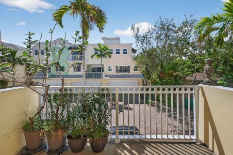 Adosado en venta en Fort Lauderdale, Florida, 3 dormitorios, 169.64 m2 № 2056828 - foto 7