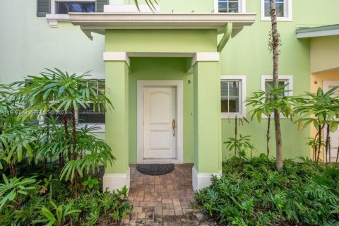 Adosado en Fort Lauderdale, Florida 3 dormitorios, 169.64 m2 № 2056828