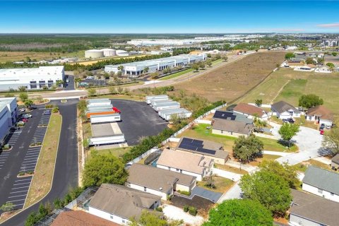 Casa en venta en Davenport, Florida, 5 dormitorios, 173.08 m2 № 2385580 - foto 2