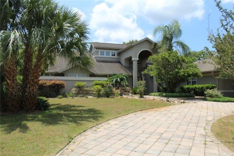 House in Crystal River, Florida 4 bedrooms, 310.85 sq.m. № 1679198 - photo 3