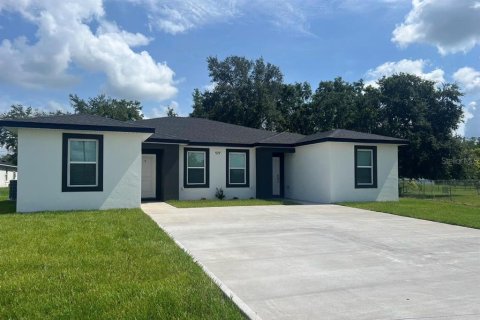 Immobilier commercial à Kissimmee, Floride 6 chambres, 215.9 m2 № 2272781