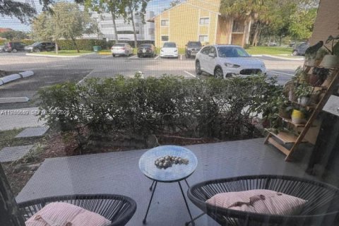 Снять в аренду кондоминиум в Пемброк-Пайнс, Флорида 2 спальни, 81.85м2, № 2004682 - фото 6