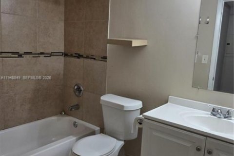 Снять в аренду кондоминиум в Пемброк-Пайнс, Флорида 2 спальни, 81.85м2, № 2004682 - фото 10