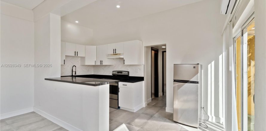 Casa en Hollywood, Florida 1 dormitorio, 58.99 m2 № 2087819
