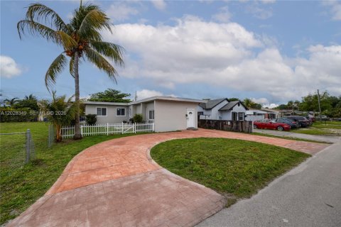 Casa en alquiler en Hollywood, Florida, 1 dormitorio, 58.99 m2 № 2087819 - foto 8