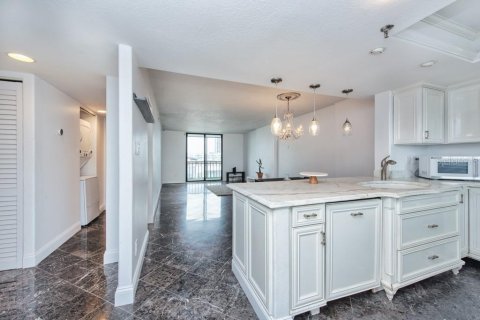 Copropriété à vendre à Tampa, Floride: 2 chambres, 94.39 m2 № 1901944 - photo 7