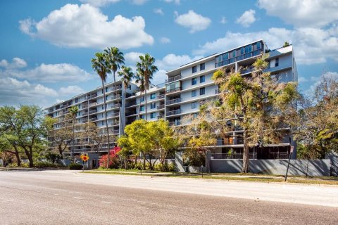 Copropriété à vendre à Tampa, Floride: 2 chambres, 94.39 m2 № 1901944 - photo 1