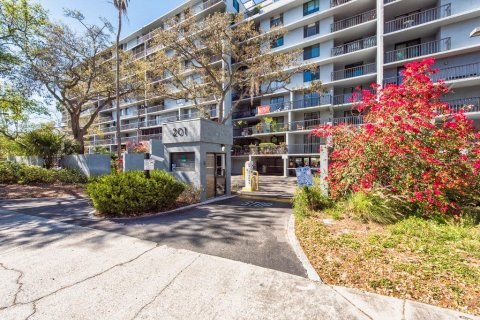 Copropriété à vendre à Tampa, Floride: 2 chambres, 94.39 m2 № 1901944 - photo 4