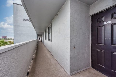 Copropriété à vendre à Tampa, Floride: 2 chambres, 94.39 m2 № 1901944 - photo 6