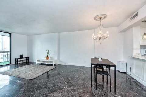 Copropriété à vendre à Tampa, Floride: 2 chambres, 94.39 m2 № 1901944 - photo 9