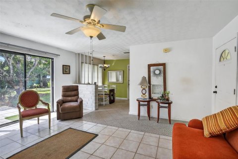 Villa ou maison à louer à Oakland Park, Floride: 2 chambres, 90.12 m2 № 1944984 - photo 6