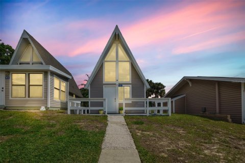 Condo in Clermont, Florida, 2 bedrooms № 2225247