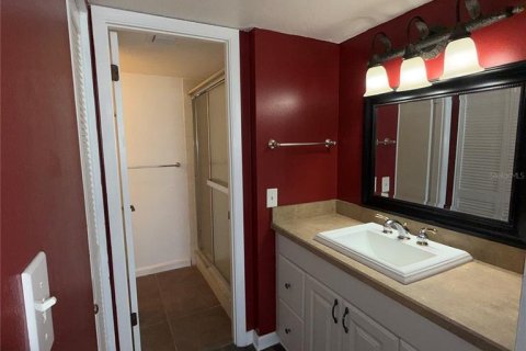Condo in Tampa, Florida, 2 bedrooms № 2207987 - photo 16