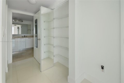 Купить кондоминиум в Майами, Флорида 2 спальни, 106.28м2, № 1455200 - фото 9