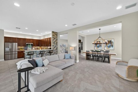 Casa en venta en Wesley Chapel, Florida, 5 dormitorios, 314.1 m2 № 1884447 - foto 6