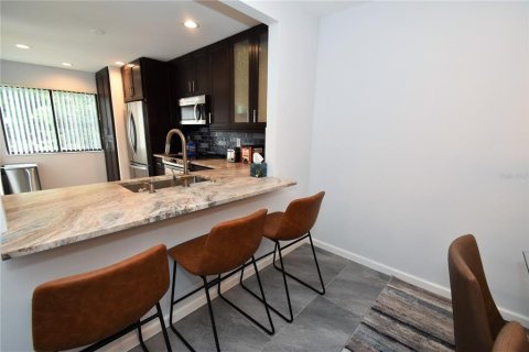 Condo in Sarasota, Florida, 2 bedrooms  № 1754700 - photo 3