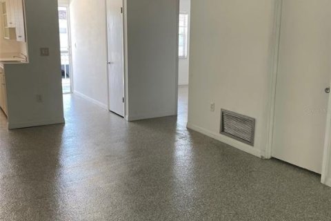 Copropriété à louer à Sarasota, Floride: 2 chambres, 72.65 m2 № 2412598 - photo 11
