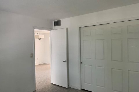 Copropriété à louer à Sarasota, Floride: 2 chambres, 72.65 m2 № 2412598 - photo 18