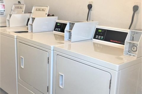Copropriété à louer à Sarasota, Floride: 2 chambres, 72.65 m2 № 2412598 - photo 21