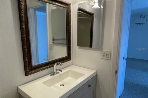 Copropriété à louer à Sarasota, Floride: 2 chambres, 72.65 m2 № 2412598 - photo 15