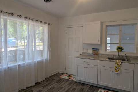 House in Saint Petersburg, Florida 2 bedrooms, 85.66 sq.m. № 2131013 - photo 10