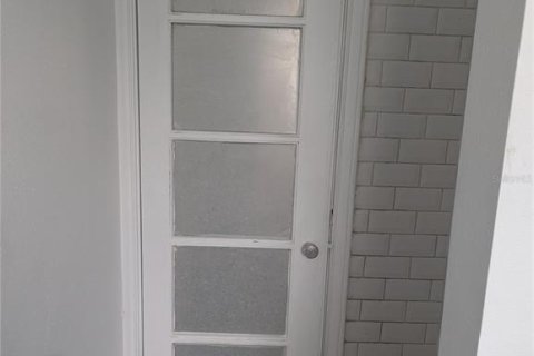 House in Saint Petersburg, Florida 2 bedrooms, 85.66 sq.m. № 2131013 - photo 15