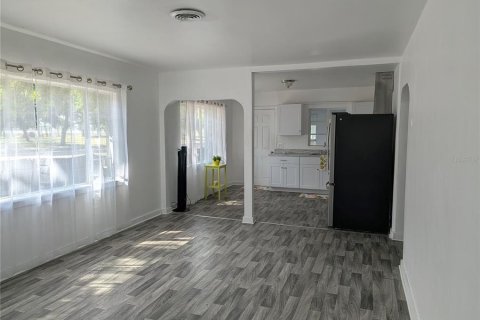 House in Saint Petersburg, Florida 2 bedrooms, 85.66 sq.m. № 2131013 - photo 5