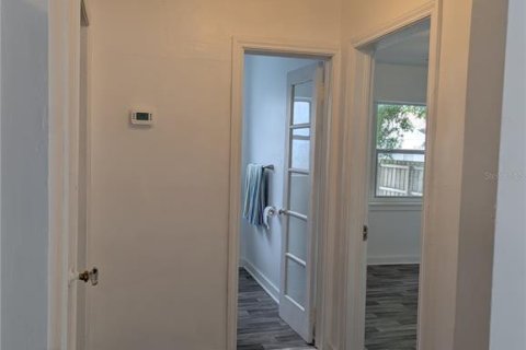 House in Saint Petersburg, Florida 2 bedrooms, 85.66 sq.m. № 2131013 - photo 11