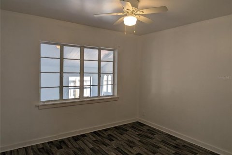 House in Saint Petersburg, Florida 2 bedrooms, 85.66 sq.m. № 2131013 - photo 14