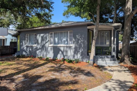 House in Saint Petersburg, Florida 2 bedrooms, 85.66 sq.m. № 2131013 - photo 2