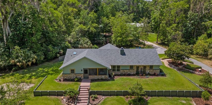 House in Ocala, Florida 5 bedrooms, 322.84 sq.m. № 1675863