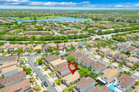 Casa en venta en Cutler Bay, Florida, 3 dormitorios, 146.79 m2 № 1874503 - foto 22