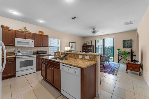 Casa en venta en Cutler Bay, Florida, 3 dormitorios, 146.79 m2 № 1874503 - foto 8