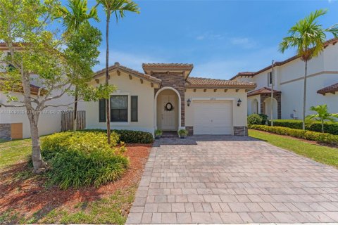 Casa en venta en Cutler Bay, Florida, 3 dormitorios, 146.79 m2 № 1874503 - foto 1