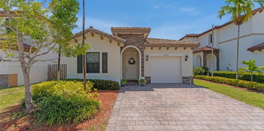 Casa en Cutler Bay, Florida 3 dormitorios, 146.79 m2 № 1874503