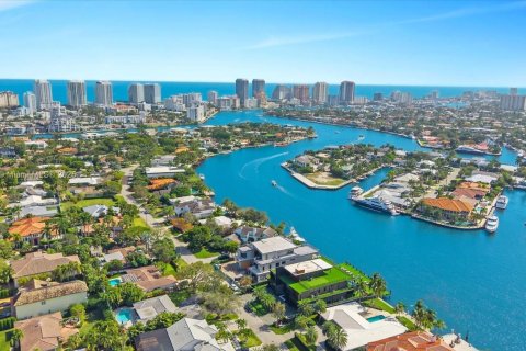House in Fort Lauderdale, Florida 7 bedrooms, 1034.28 sq.m. № 1863959 - photo 22
