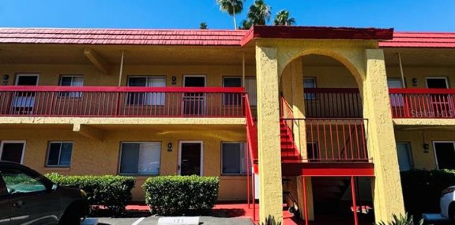 Condominio en Winter Haven, Florida, 1 dormitorio № 2148234